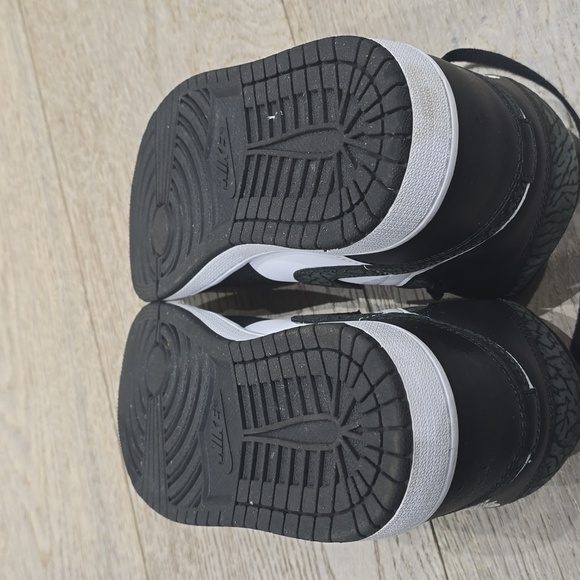 Air Jordan Retro Mid Size 8 - Picture 8 of 10